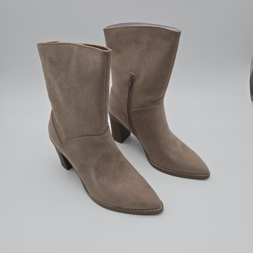 Universal Thread Taupe Boots Size 9.5